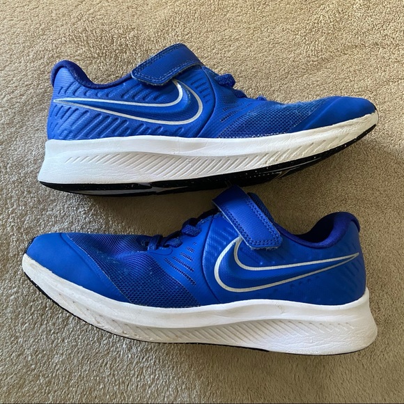 nike boys sneakers size 2